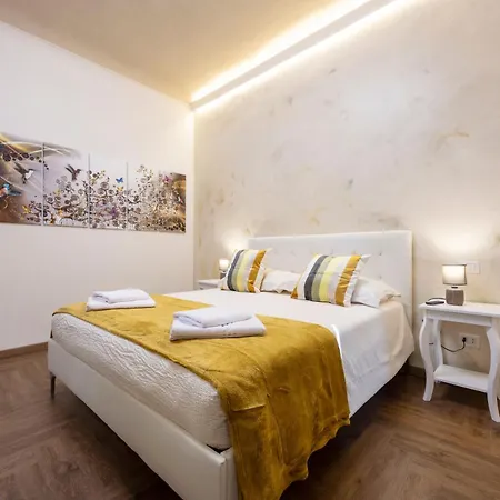 Nel Centro Storico, Con 6 Posti Letto *