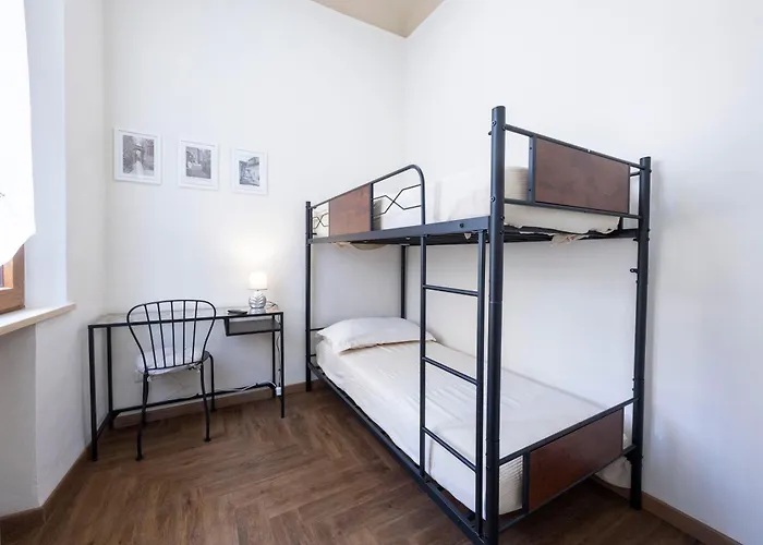 Appartamento Nel Centro Storico, Con 6 Posti Letto *