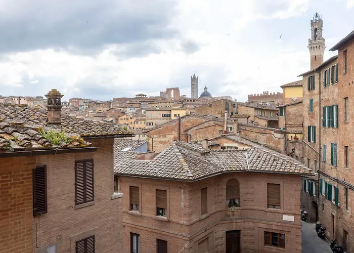 Nel Centro Storico, Con 6 Posti Letto Appartamento Siena