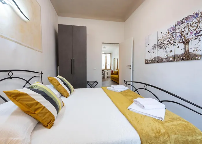 Nel Centro Storico, Con 6 Posti Letto Siena