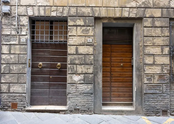 Nel Centro Storico, Con 6 Posti Letto Appartamento