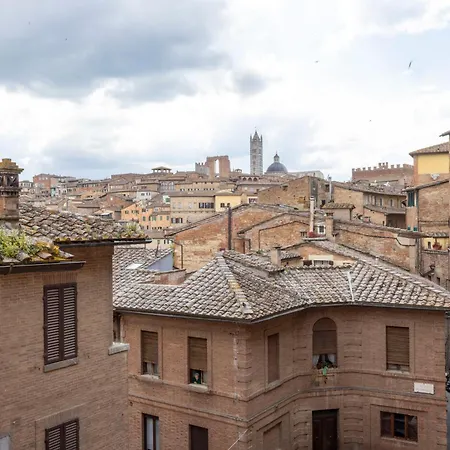 Nel Centro Storico, Con 6 Posti Letto Daire Siena