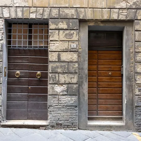 Sanmartino8 - 6 Posti In Centro Storico - Naonbnb דירה