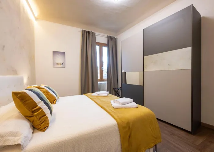 Sanmartino8 - 6 Posti In Centro Storico - Naonbnb * סיינה