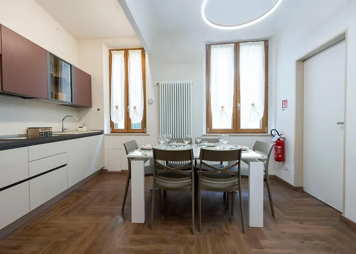 דירה Sanmartino8 - 6 Posti In Centro Storico - Naonbnb *